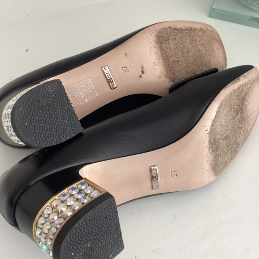 Gucci Crystal G Black Leather Crystal Embellishments Pumps 37/ 7